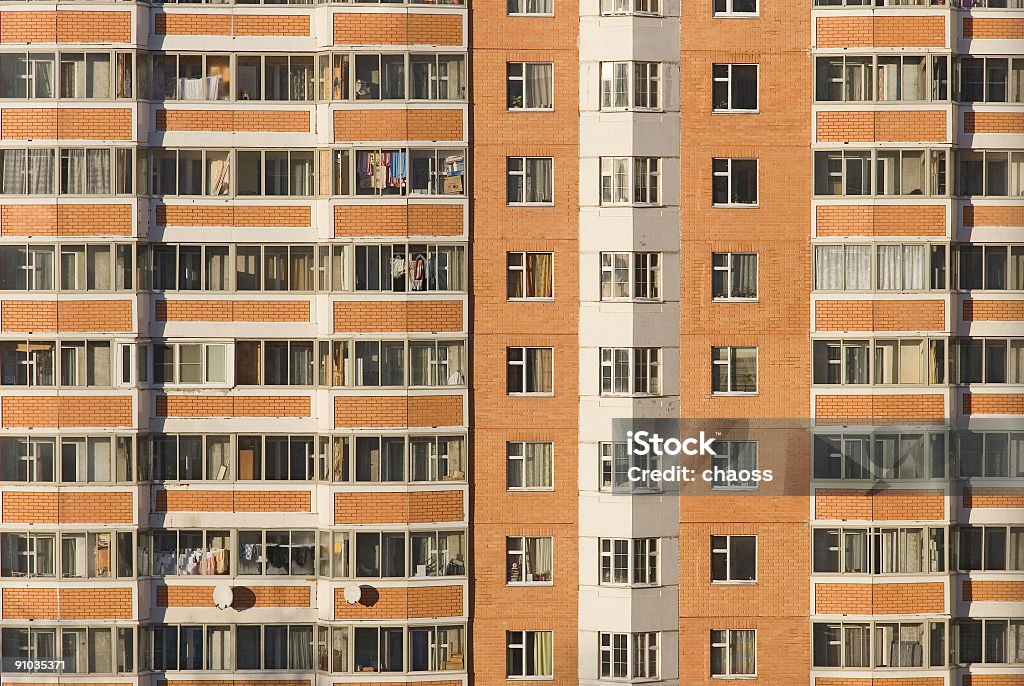 High-rise construir Vista frontal - Foto de stock de Apartamento royalty-free