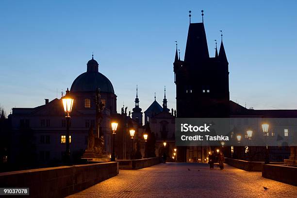 Ponte De Charles No Nignt - Fotografias de stock e mais imagens de Admirar a Vista - Admirar a Vista, Anoitecer, Ao Ar Livre