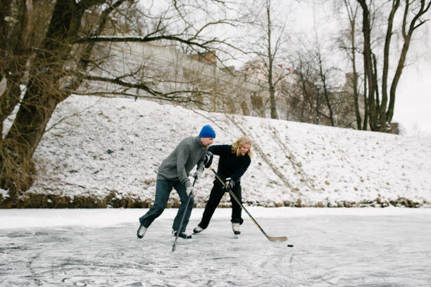 istock Winter hockey fun 910391810