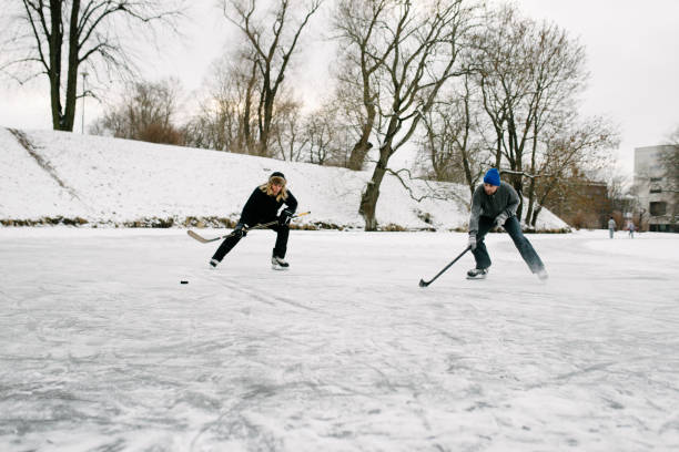istock Winter hockey fun 910403260