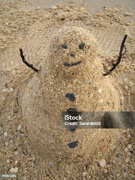 Natal Na Praia - Fotografias de stock e mais imagens de Adulto - Adulto, Areia, Boneco de neve