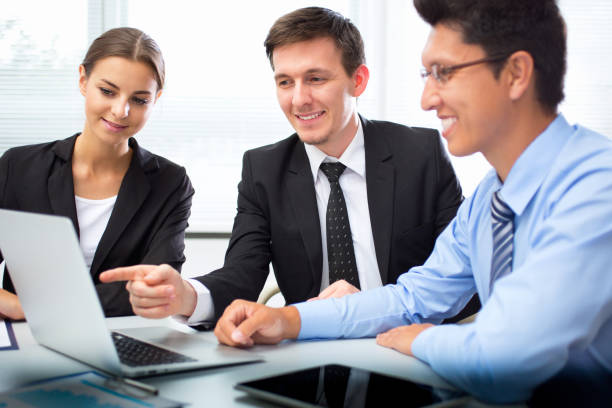 istock Business people 910421586