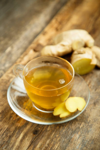 gorąca domowa herbata imbirowa - lemon food preparation portion zdjęcia i obrazy z banku zdjęć
