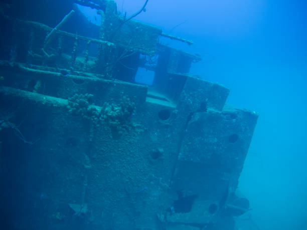 istock Ship wreck in the caribbean sea 910438590