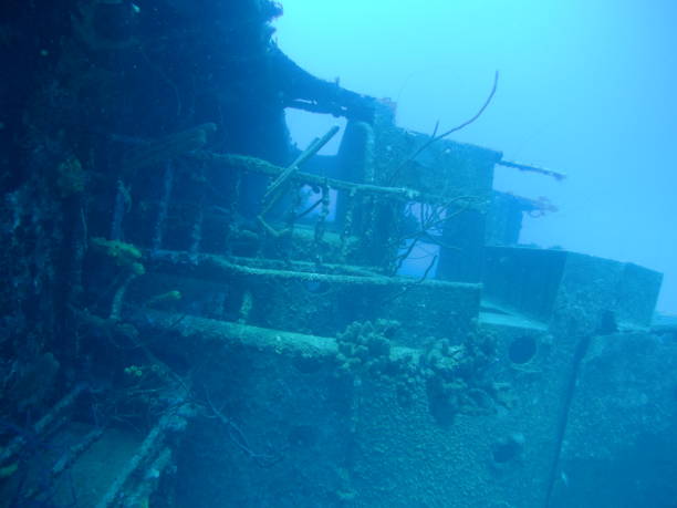 istock Ship wreck in the caribbean sea 910438596