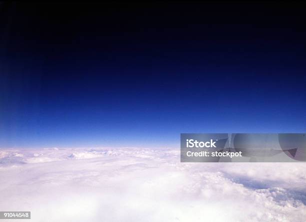 Foto de Terra Olhando Para A Atmosfera De Espaço 2 e mais fotos de stock de Acima - Acima, Ambiente dramático, Azul