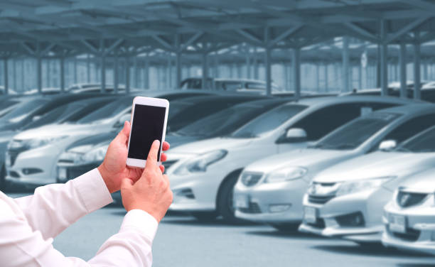 istock Businessman talk cell phone 910447678