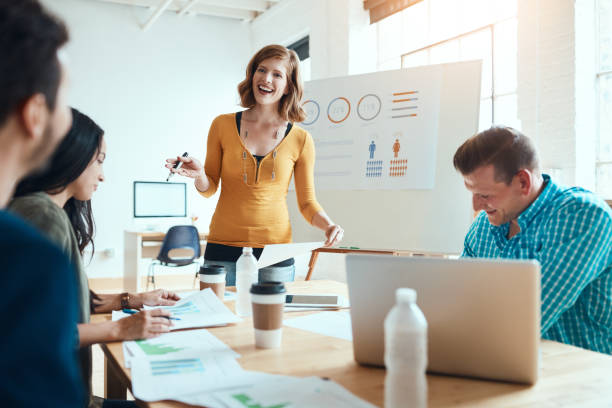 istock Starting off the meeting on a positive note 910449736