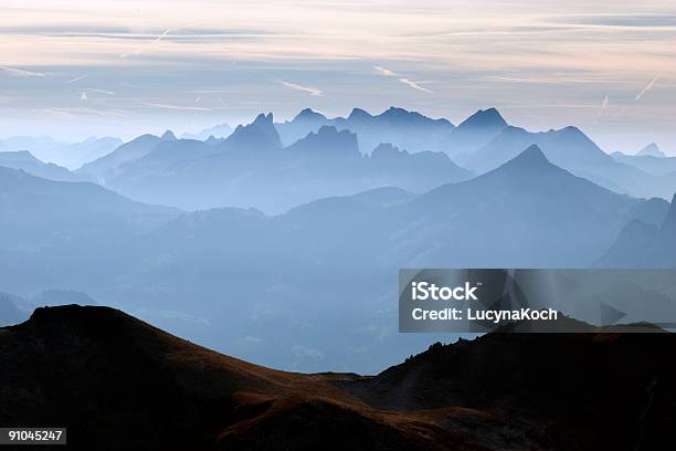 Den Panoramablick Stockfoto und mehr Bilder von Abenteuer - Abenteuer, Anhöhe, Berg