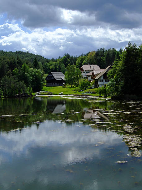 lago costalovara - lake mountain north tirol austria - fotografias e filmes do acervo