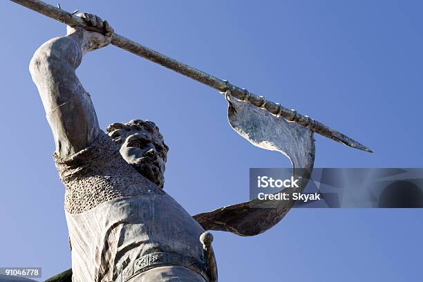 Statue Von Krieger Stockfoto und mehr Bilder von Angreifen - Angreifen, Bronze, Farbbild