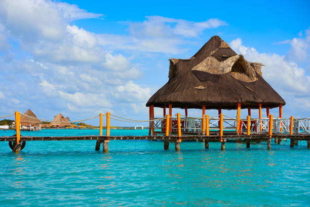 istock Laguna de Bacalar Lagoon in Mayan Mexico 910472700