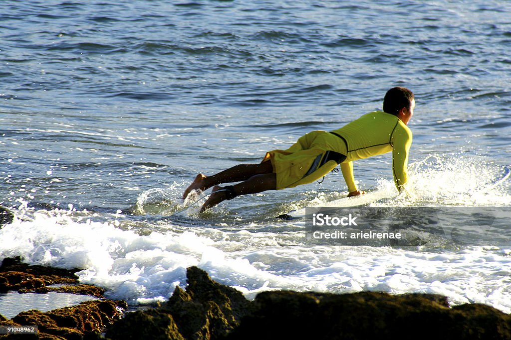 뛰어내림 교차로에서 서핑보드 - 로열티 프리 글라이딩 스톡 사진