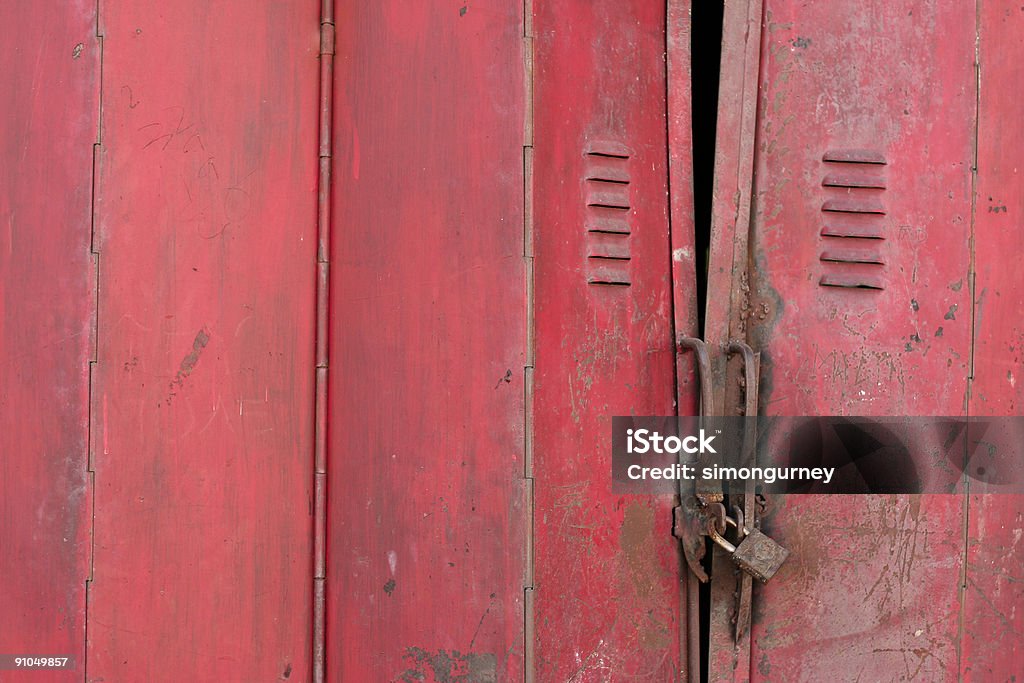 Vermelho metal enferrujado Porta de Dobragem - Royalty-free Abandonado Foto de stock