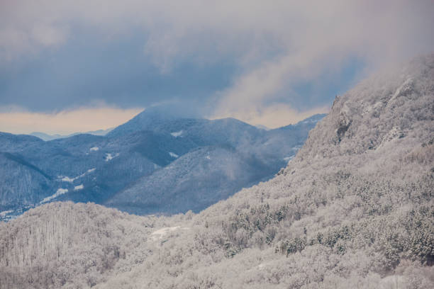 istock Winter wonderland in Sacaramb 910510678