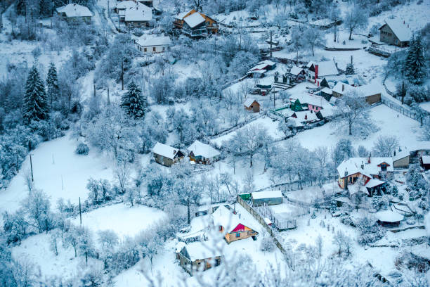 istock Winter wonderland in Sacaramb 910511206