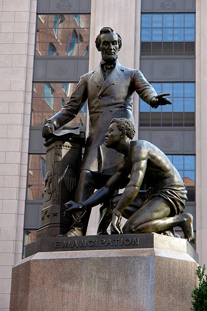 istock Abe Lincoln Frees Slaves 91051499