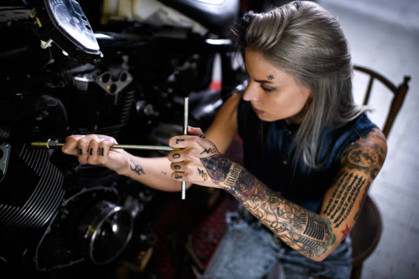 istock Motorcycle repair shop 910517234