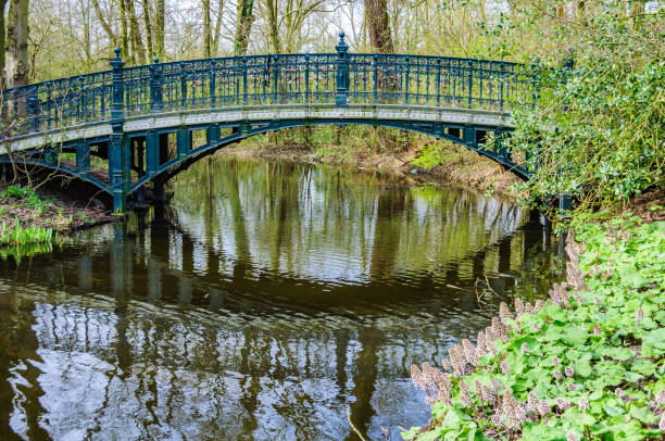 istock Vondelpark in Amsterdam, Holland 910524370