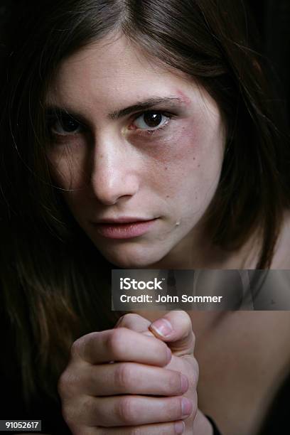 Missbraucht Frau Stockfoto und mehr Bilder von Blauer Fleck - Blauer Fleck, Frauen, Teenager-Alter