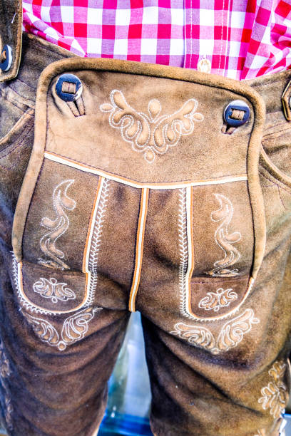 istock bavarian trousers - krachlederne 910535980