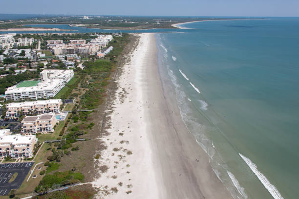 istock Aerial view of Florida Beaches 910539624