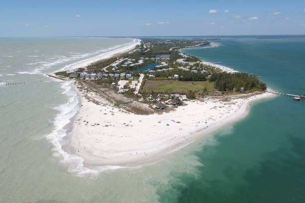 istock Aerial view of Florida Beaches 910539986