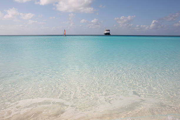 istock Sailing in the Bahamas 91054303