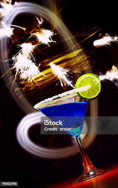 Foto de Azul E Sparks e mais fotos de stock de Aperitivo - Aperitivo, Bebida, Bebida alcoólica