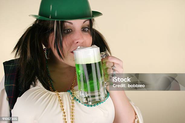 St Patrick Foto de stock y más banco de imágenes de Cerveza - Cerveza, 20-24 años, Adulto