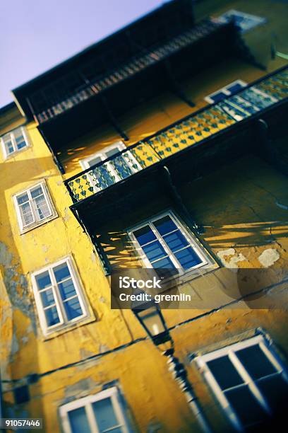 Edificio Foto de stock y más banco de imágenes de Abandonado - Abandonado, Arquitectura, Arquitectura exterior