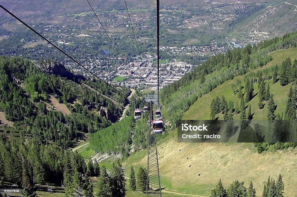 Aspen, Colorado, desde arriba en el verano. - Foto de stock de Aspen - Colorado libre de derechos