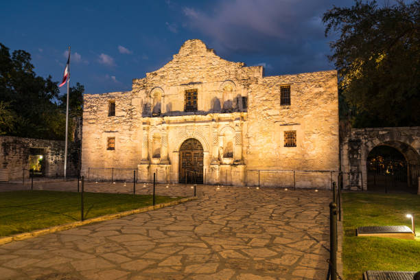 istock The Alamo in San Antonio, Texas 910578758