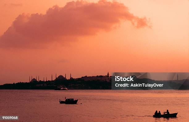 Istanbul - Fotografie stock e altre immagini di Ambientazione esterna - Ambientazione esterna, Città, Composizione orizzontale