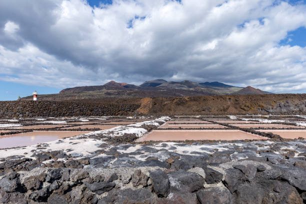 volcano teneguia and san antonio with salt pans at fuencaliente in la palma - la fuencaliente imagens e fotografias de stock