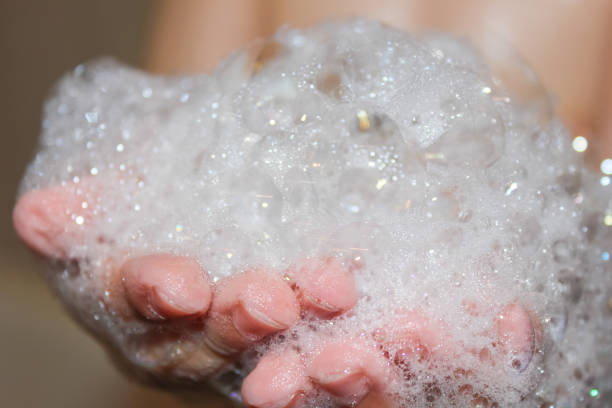 istock Foam in the tub closeup. 910621368