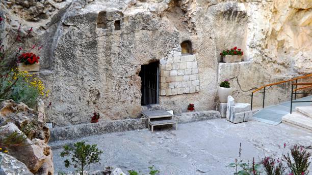 istock The tomb garden entrance 910639740