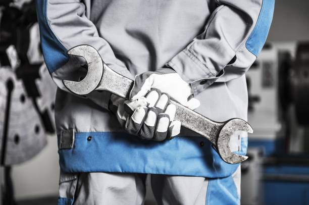 istock Machinery Mechanic on a Duty 910640518