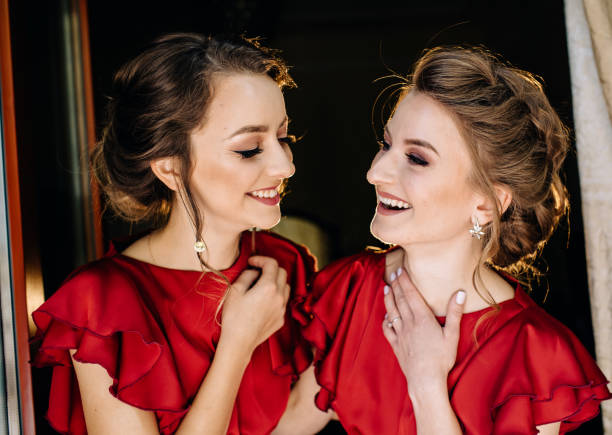 istock Bride and bridesmaids during the wedding preparations 910736384