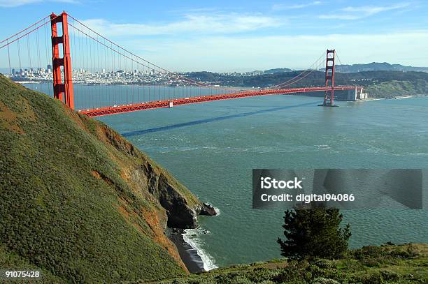 Foto de Golden Gate Vista e mais fotos de stock de Arquitetura - Arquitetura, Arranha-céu, Baía