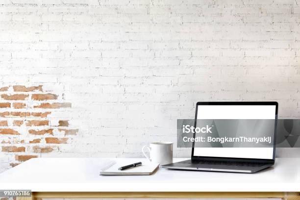 Mockup Laptop On White Wood Stock Photo - Download Image Now - Laptop, Desk, Coffee - Drink