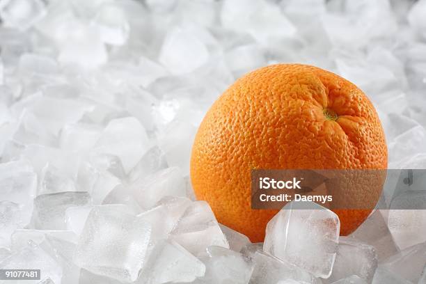 Orange Auf Eis Stockfoto und mehr Bilder von Eingefroren - Eingefroren, Eis, Farbbild