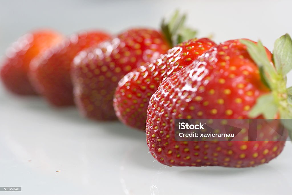 Obst in einer Linie - Lizenzfrei Erdbeere Stock-Foto