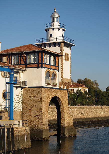 arriluce leuchtturm in getxo, vizcay, baskenland - vizcay stock-fotos und bilder