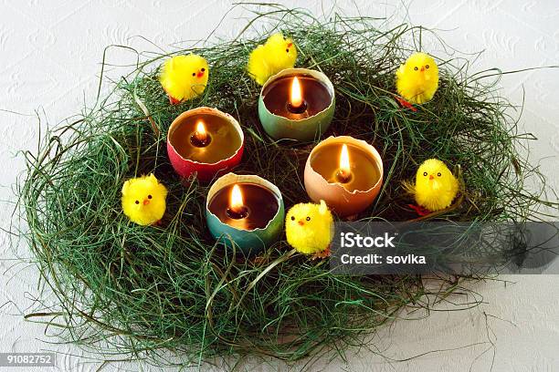 Foto de Decoração De Páscoa e mais fotos de stock de 6-7 Anos - 6-7 Anos, Amarelo, Animal