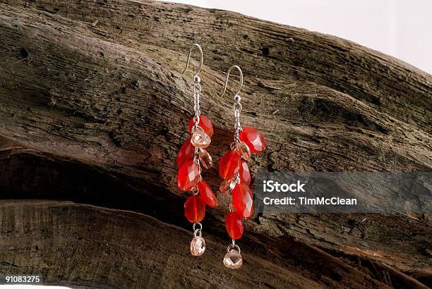 Orecchio Rosso Anelli - Fotografie stock e altre immagini di Accessorio personale - Accessorio personale, Brillante, Colore brillante