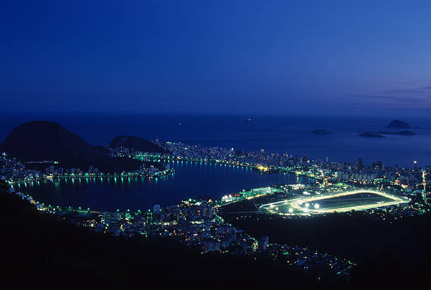 istock Rodrigo de Freitas Lagoon in Rio 91084143
