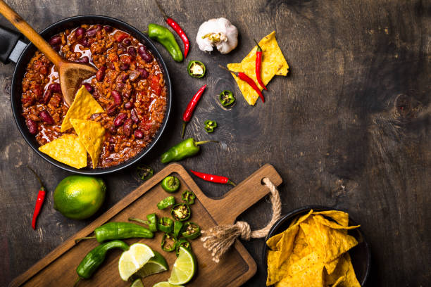 chili with meat background - pepper chili pepper frame food imagens e fotografias de stock