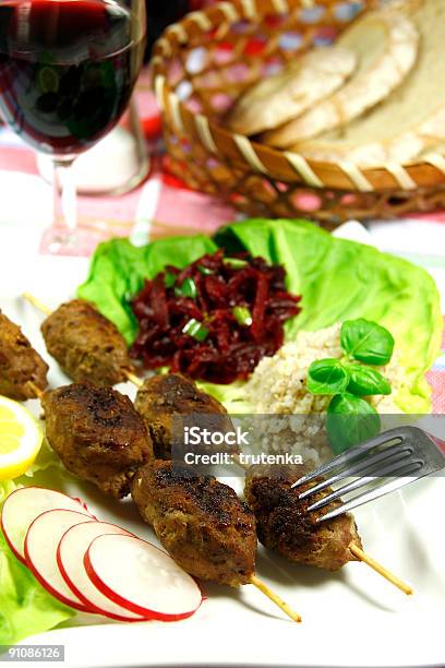 Kebababendessen Stockfoto und mehr Bilder von Brotsorte - Brotsorte, Ehemalige griechische Währung, Essgeschirr