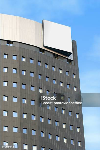 Natychmiastowe Budynek Firmy - zdjęcia stockowe i więcej obrazów Baner - Baner, Billboard, Biuro nieruchomości